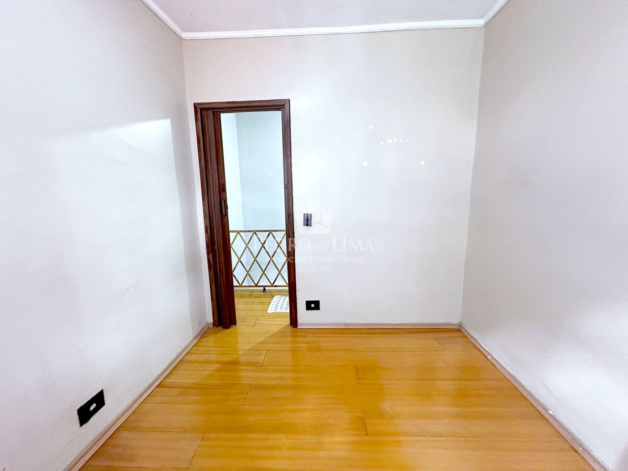 Sobrado frontal 3 quartos (1 suíte), 2 vagas e quintal com gramado, Ermelino Matarazzo