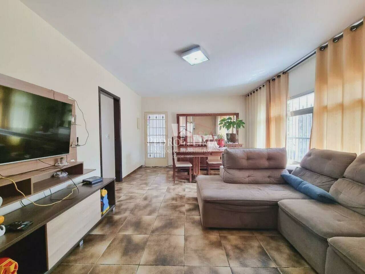 imagem do imovel Casa térrea, terreno 10x30, 6 dormitórios e 4 vagas na Ponte Rasa ref: PE44619