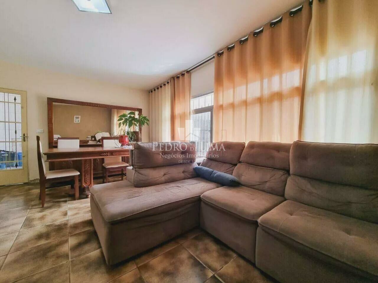 imagem do imovel Casa térrea, terreno 10x30, 6 dormitórios e 4 vagas na Ponte Rasa ref: PE44619