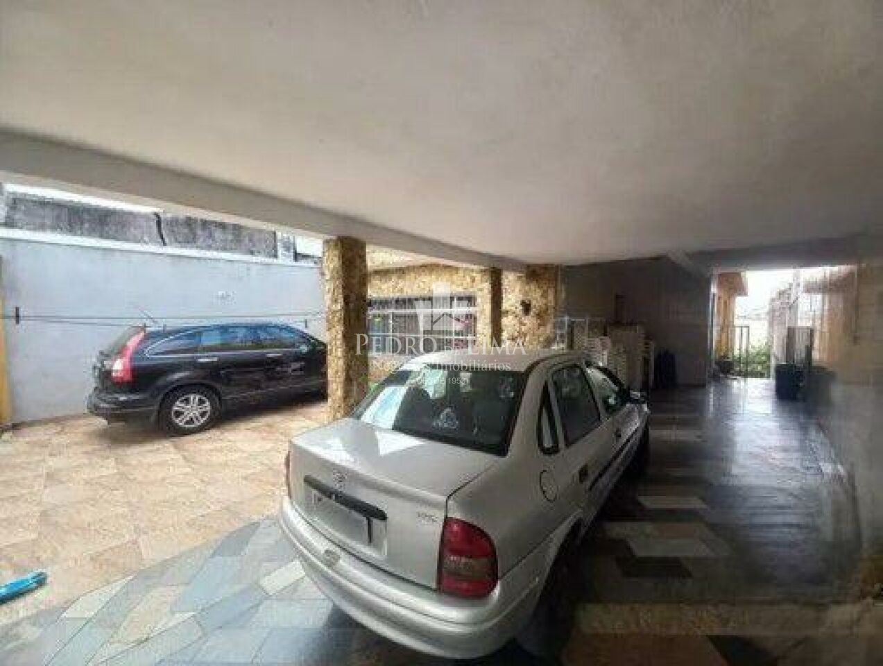 Casa térrea, terreno 10x30, 6 dormitórios e 4 vagas na Ponte Rasa