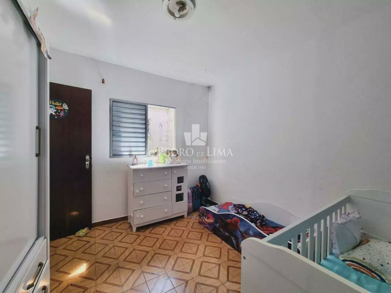 Casa térrea, terreno 10x30, 6 dormitórios e 4 vagas na Ponte Rasa