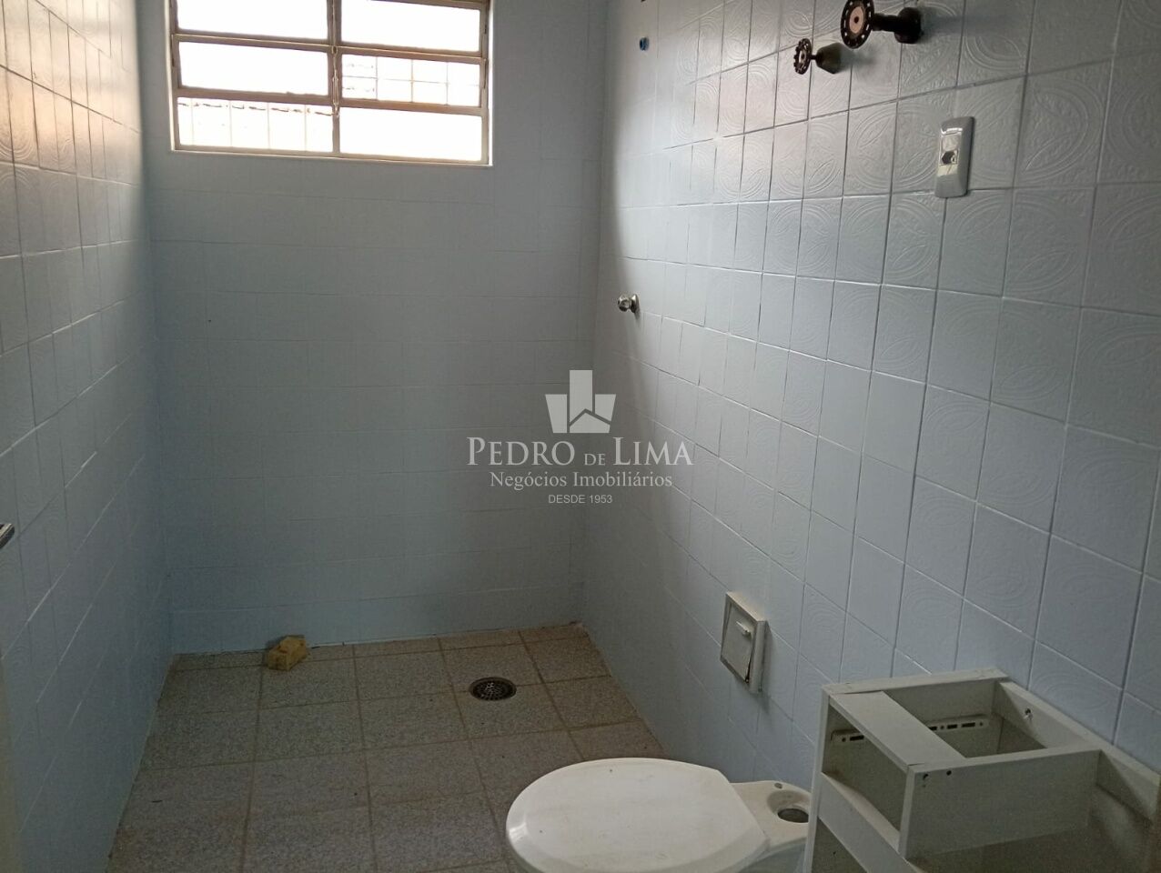 imagem do imovel Casa Assobradada com Salão Comercial ref: PE44641