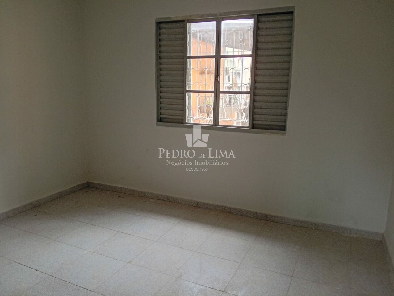 imagem do imovel Casa Assobradada com Salão Comercial ref: PE44641