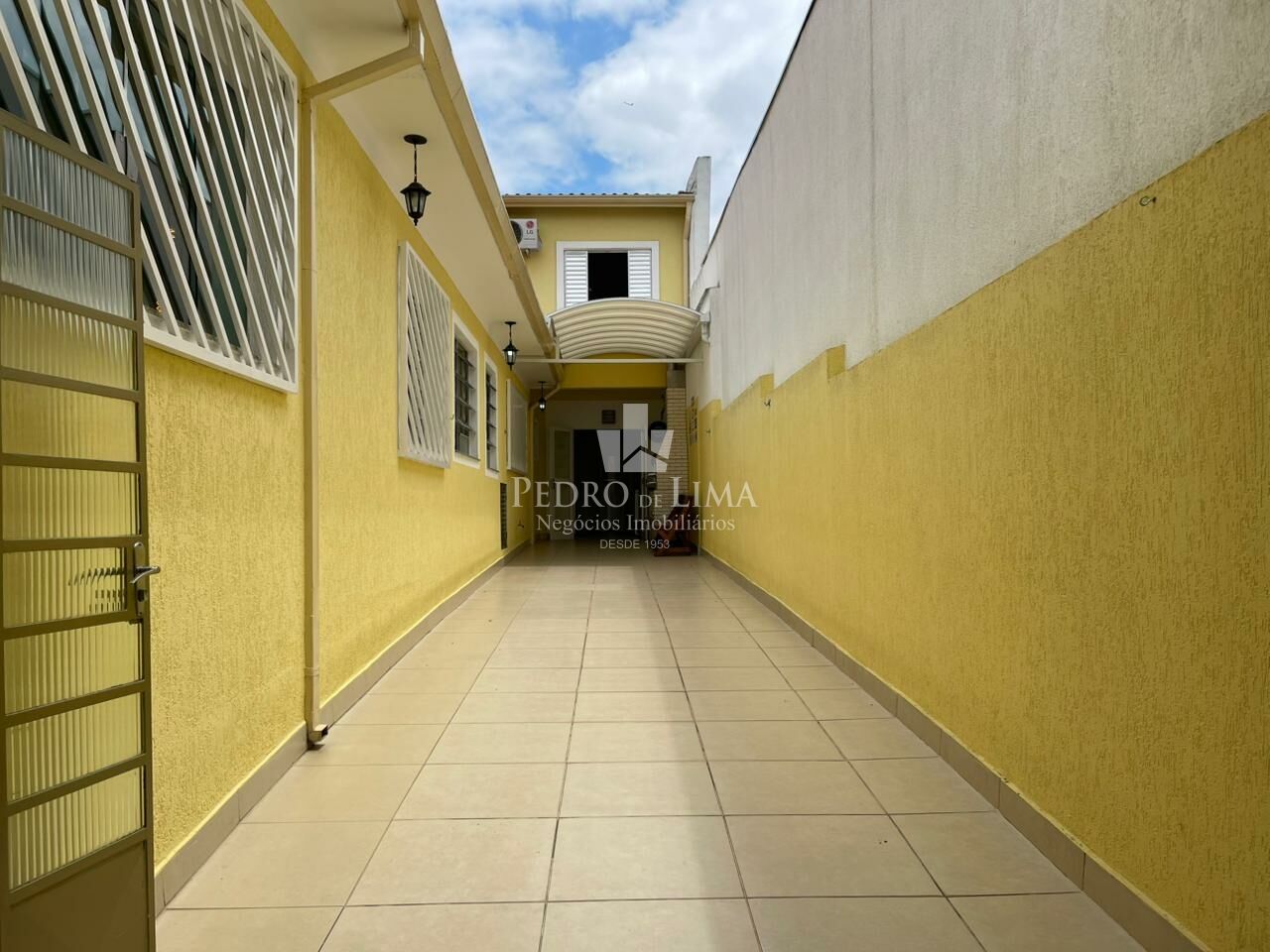 imagem do imovel Casa térrea com edícula, ideal para moradia e comércio, 248 m² na Penha ref: PE44659