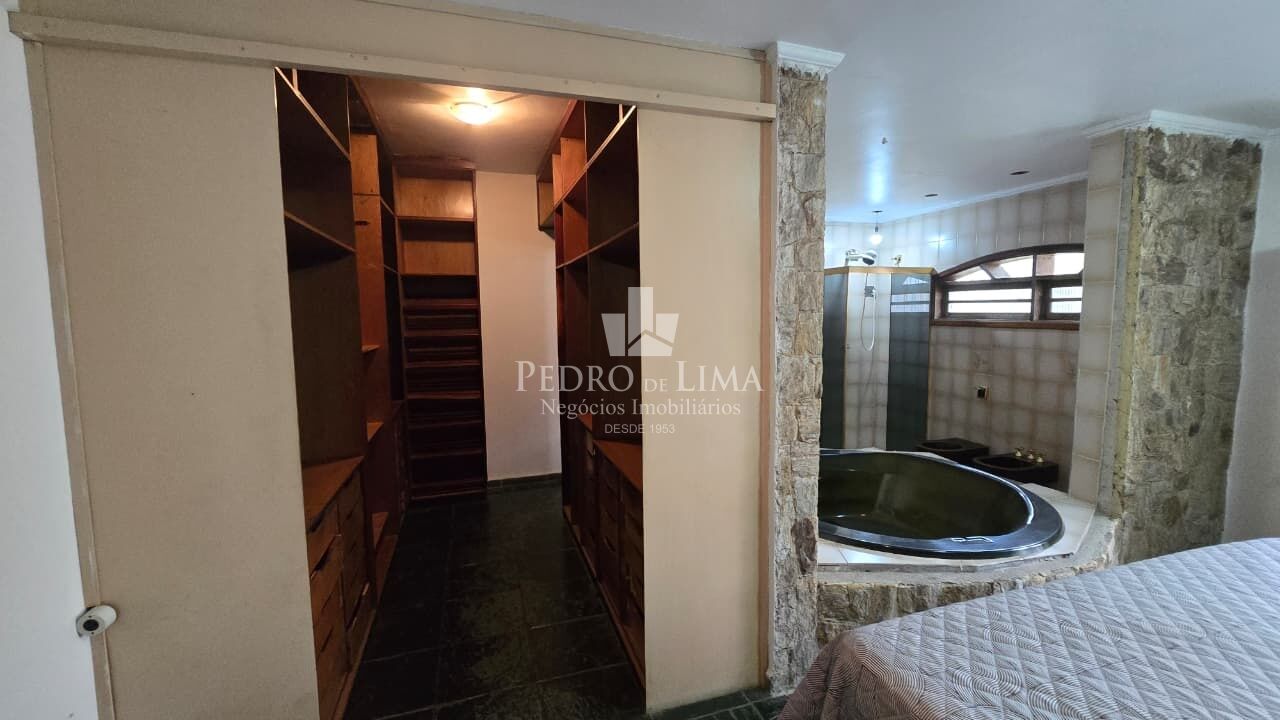 Sobrado Frontal 260m², 3 dormitórios, 1 suíte, edicula, próximo ao Metro