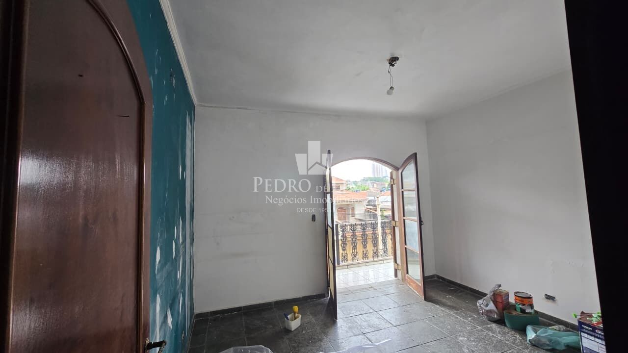 Sobrado Frontal 260m², 3 dormitórios, 1 suíte, edicula, próximo ao Metro