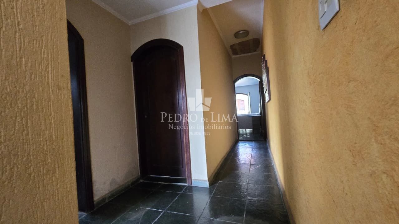 Sobrado Frontal 260m², 3 dormitórios, 1 suíte, edicula, próximo ao Metro