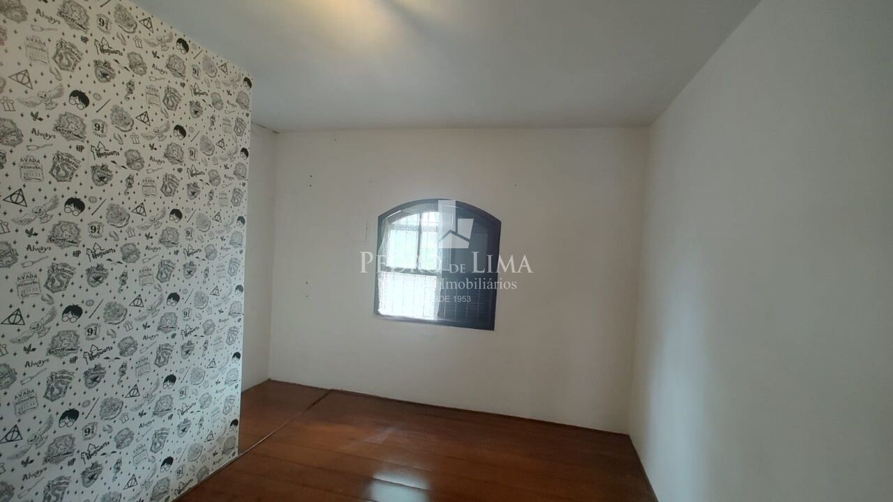 Duas casas no terreno 140 m², Vila Carrão, próximo à nova estação de Metrô.