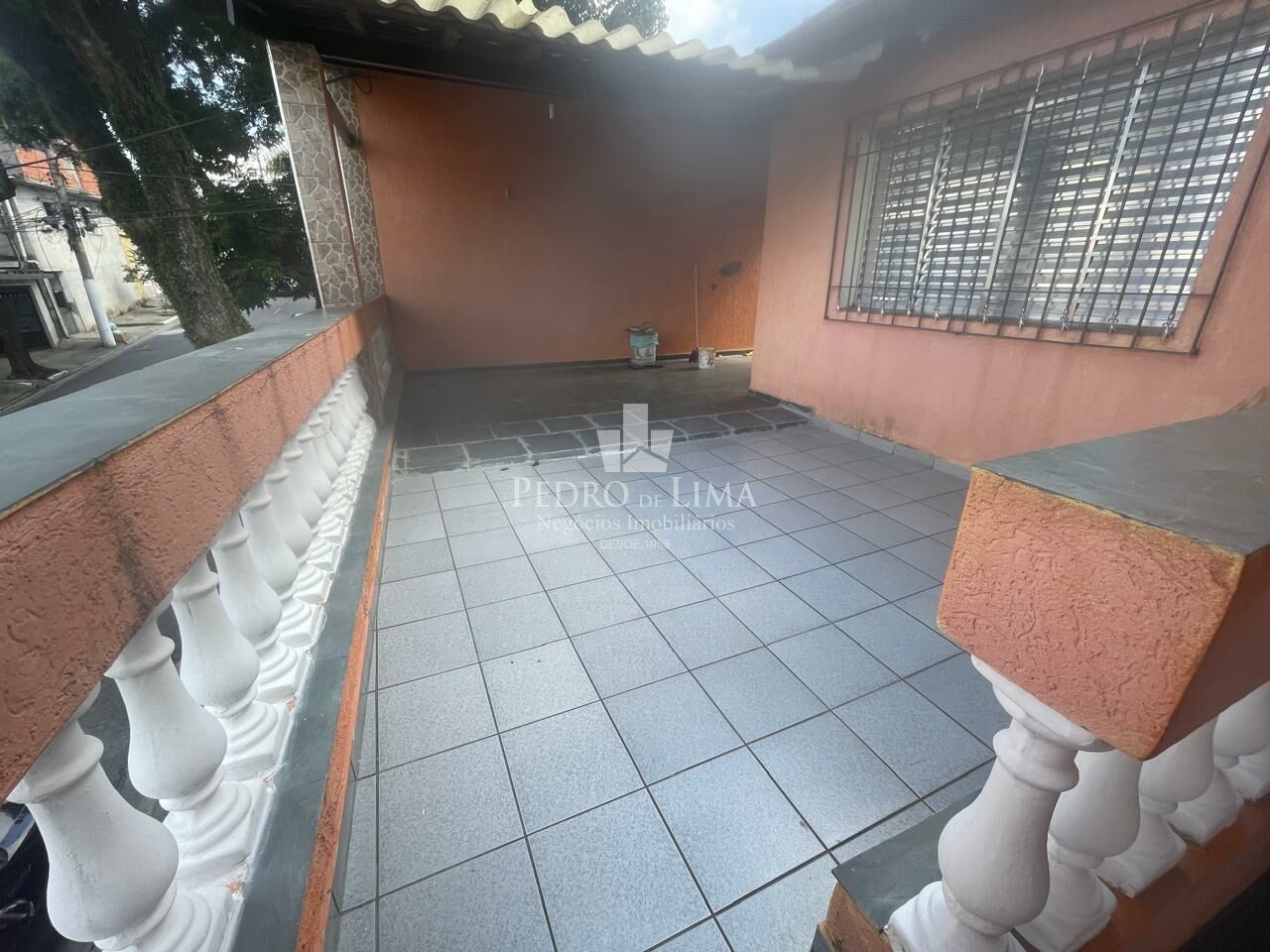 Casa Assobrada com 2 dormitórios e vaga de garagem na região da Penha 