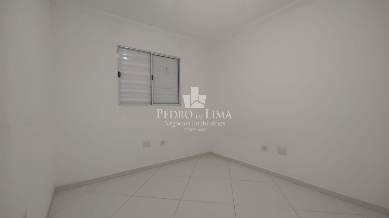 Sobrado no Cangaíba, com 3 quartos sendo 1 suíte, garagem para 2 carros.
