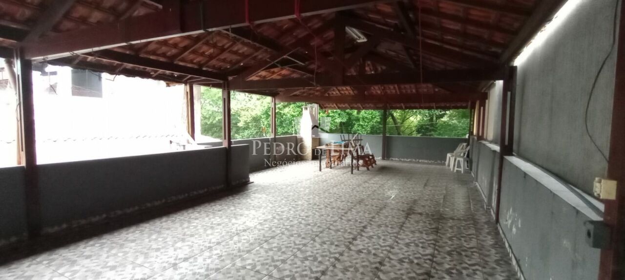 Casa assobradada na Penha.