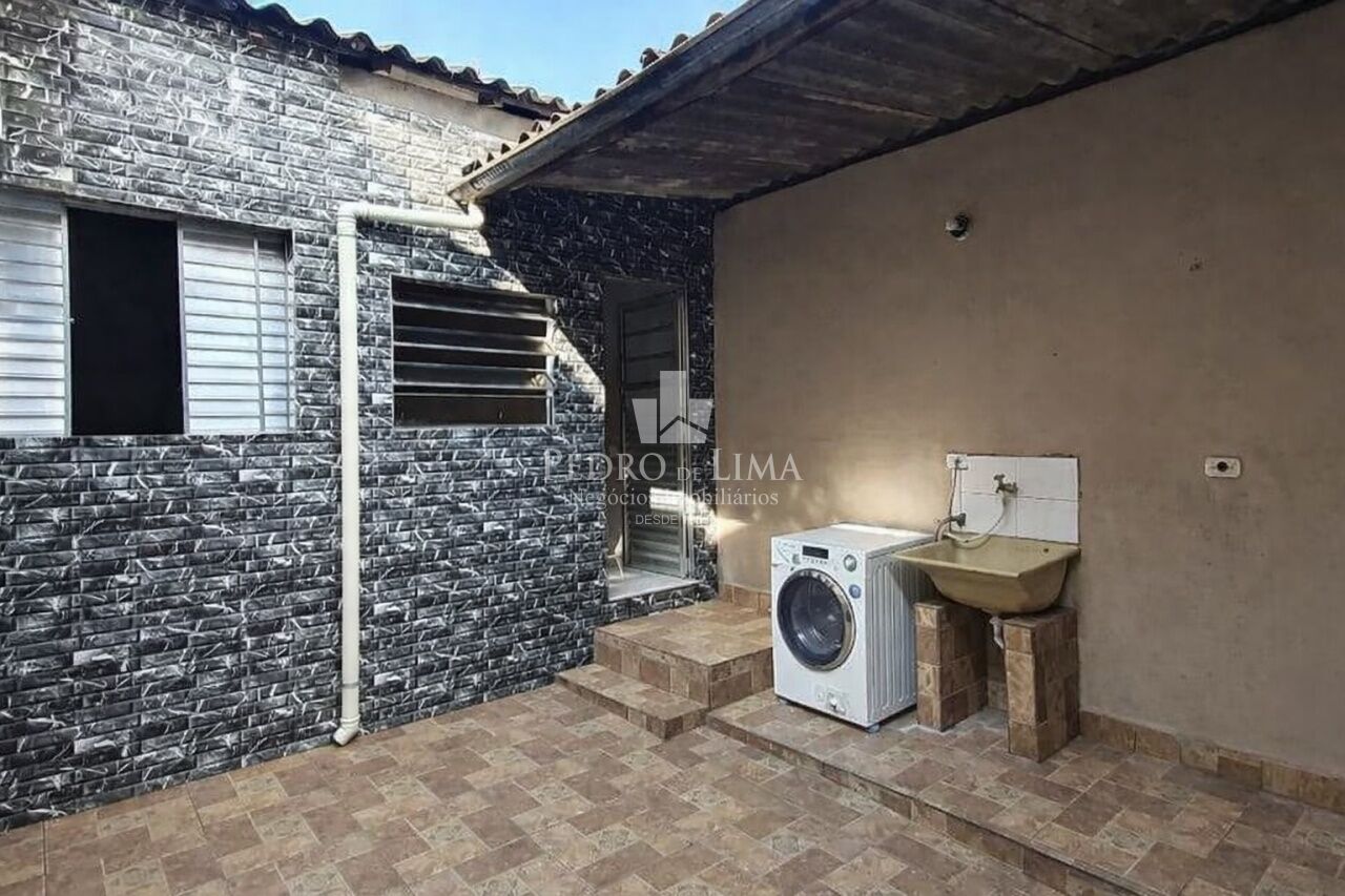 Casa 26 m², na Vila Matilde, quarto, cozinha e lavandeira,  próximo ao metrô e a Praça da Toco. 