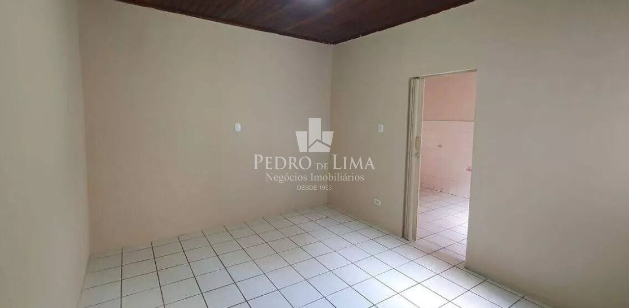 Casa 26 m², na Vila Matilde, quarto, cozinha e lavandeira,  próximo ao metrô e a Praça da Toco. 