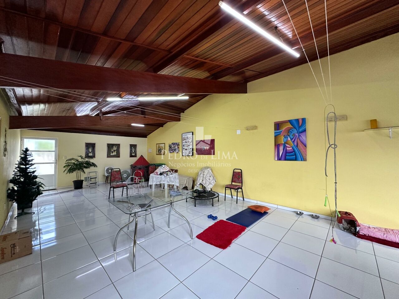 Casa Térrea Ampla com Terraço Gourmet, 4 Dormitórios | Terreno 5x30 | 2 Vagas - Ponte Rasa