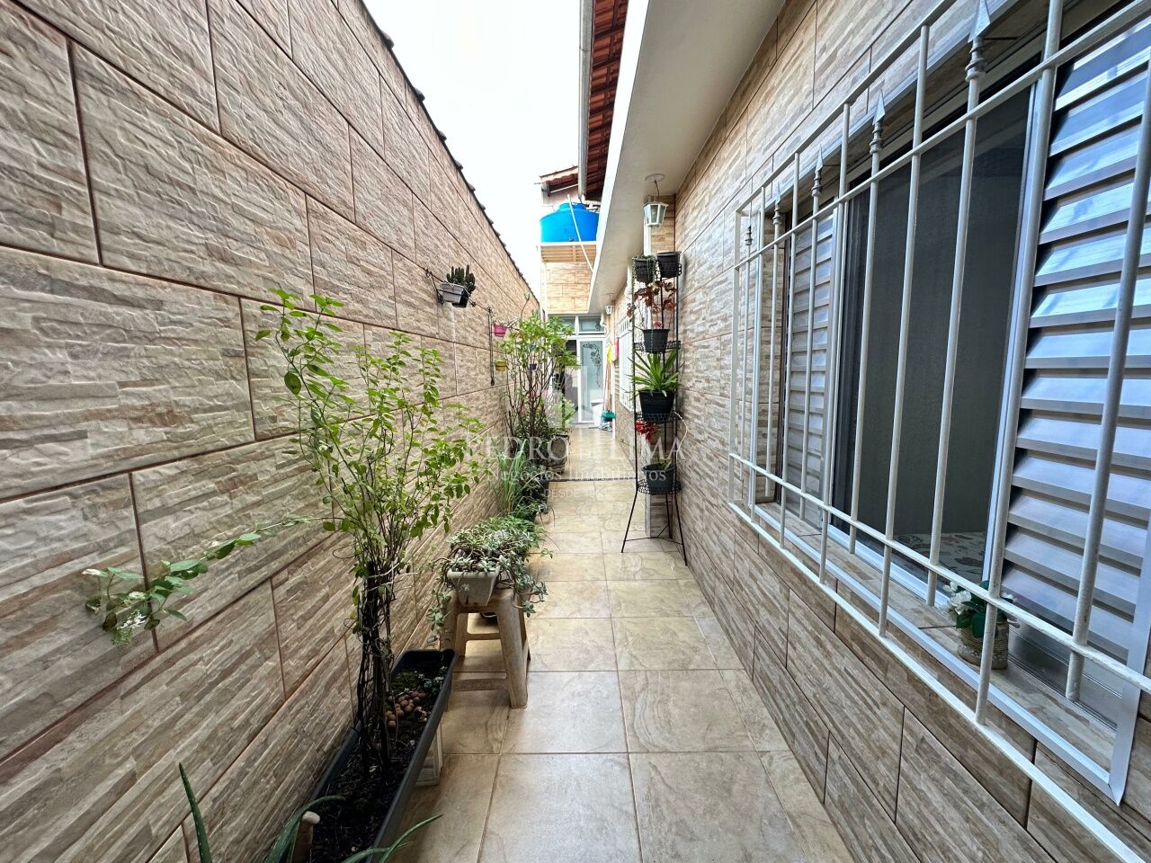 Casa Térrea Ampla com Terraço Gourmet, 4 Dormitórios | Terreno 5x30 | 2 Vagas - Ponte Rasa
