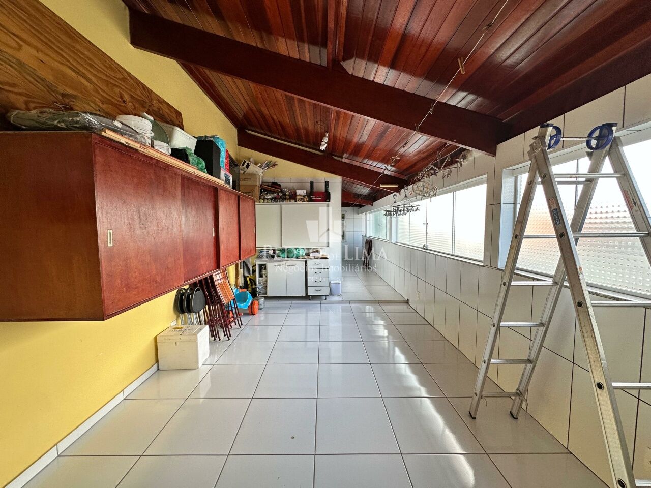 Casa Térrea Ampla com Terraço Gourmet, 4 Dormitórios | Terreno 5x30 | 2 Vagas - Ponte Rasa