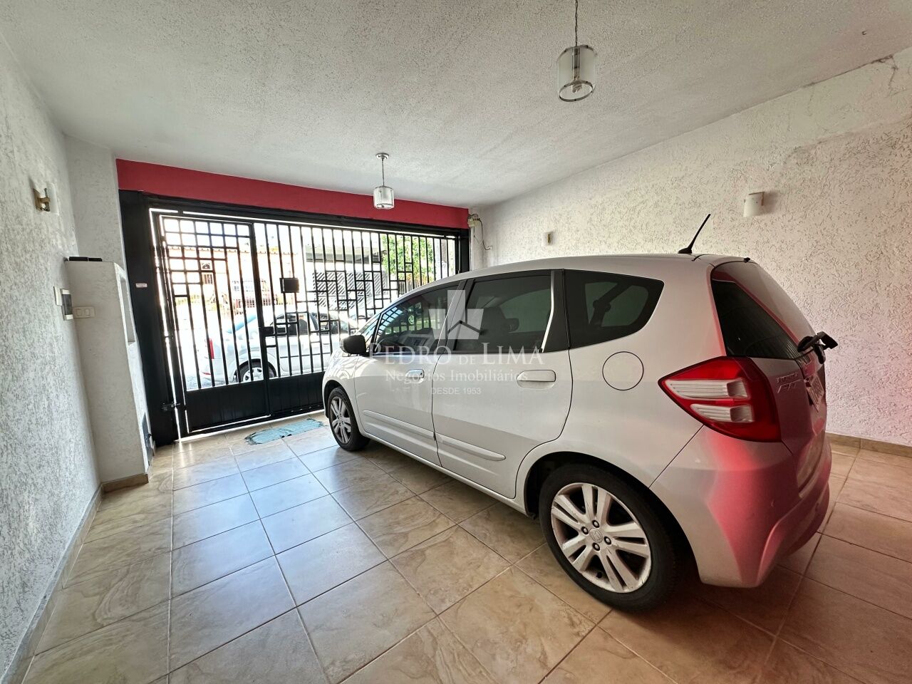 Casa Térrea Ampla com Terraço Gourmet, 4 Dormitórios | Terreno 5x30 | 2 Vagas - Ponte Rasa