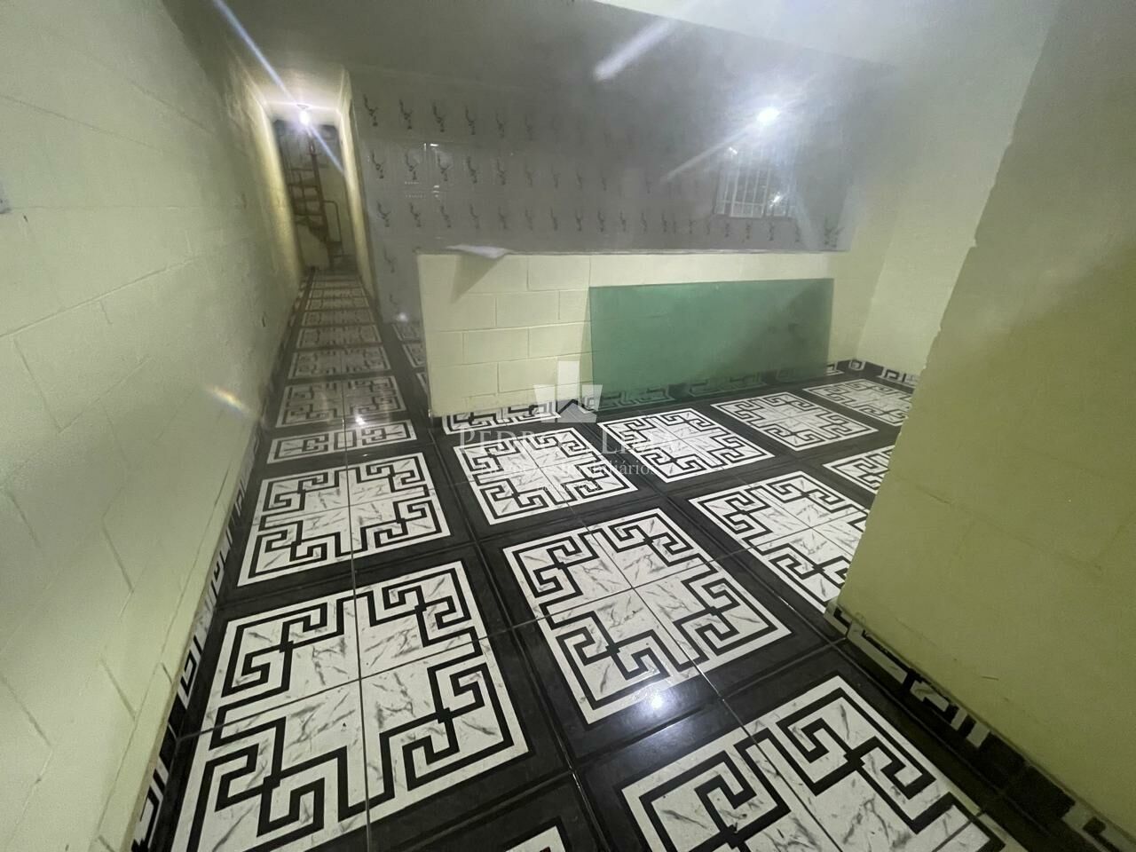 Galpão Comercial para Locação  1.000 m²  Região de Ermelino Matarazzo