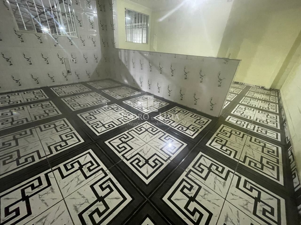 Galpão Comercial para Locação  1.000 m²  Região de Ermelino Matarazzo