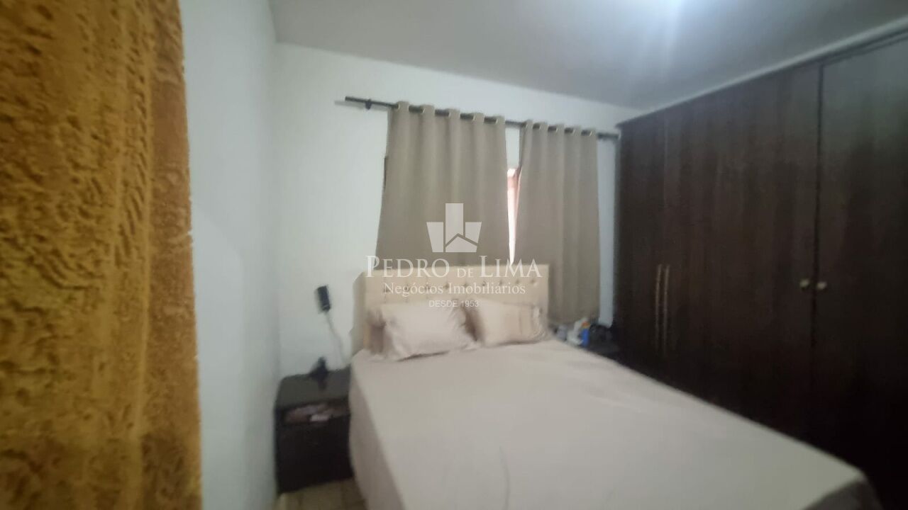 Casa Térrea com 3 Dormitórios e 2 vagas na Vila Jacuí