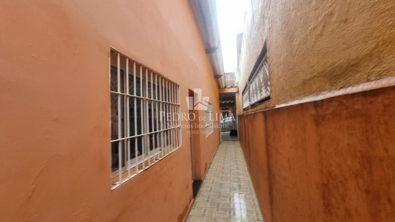 Casa Térrea com 3 Dormitórios e 2 vagas na Vila Jacuí