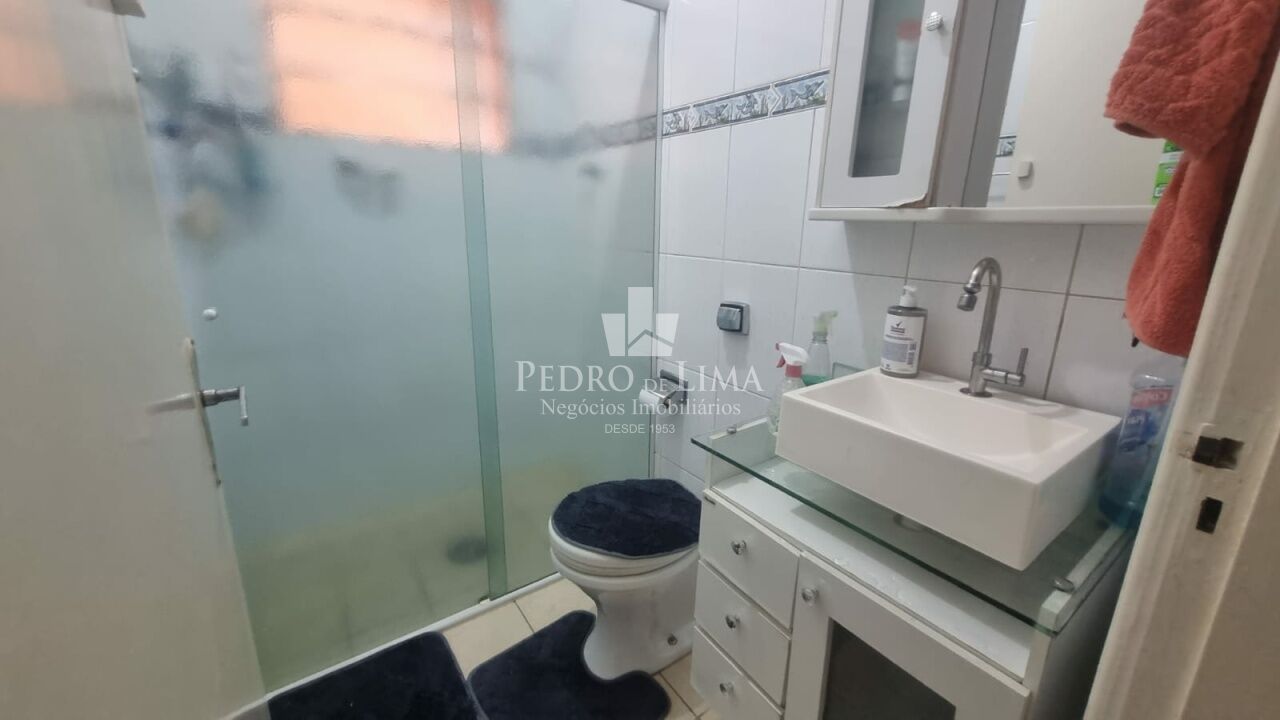 Casa Térrea com 3 Dormitórios e 2 vagas na Vila Jacuí