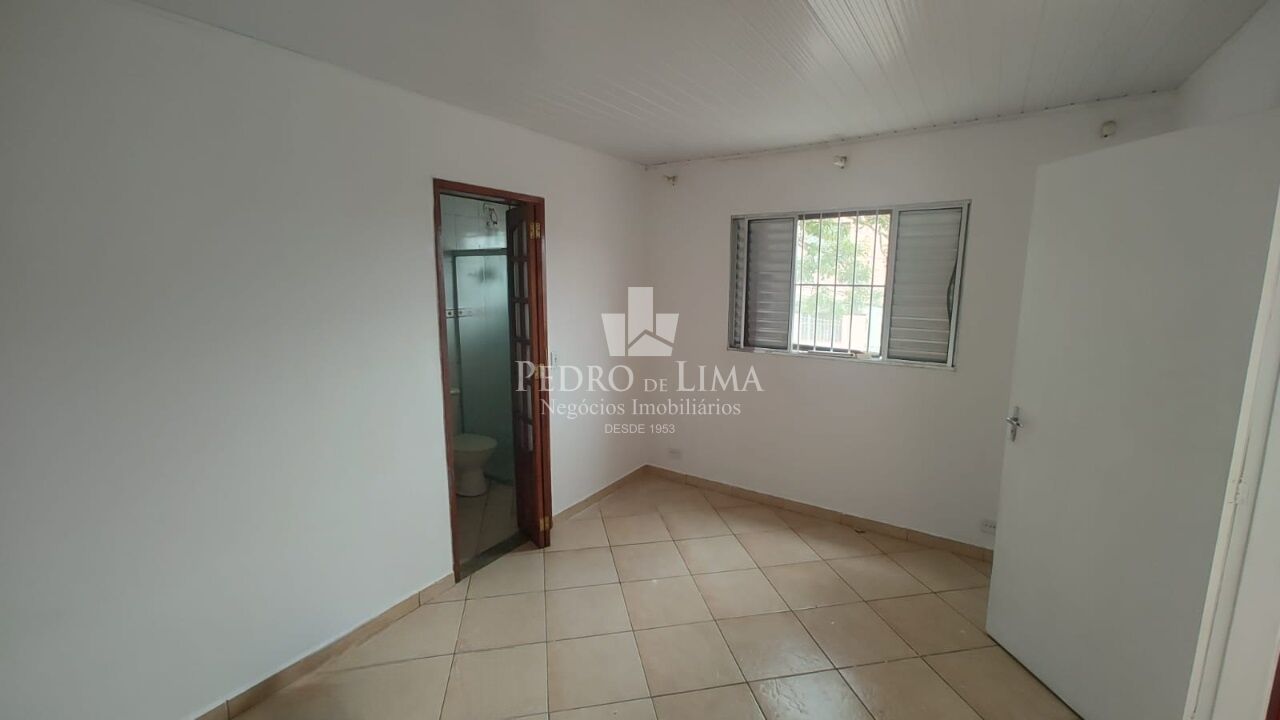imagem do imovel Duas casas no mesmo terreno, com 2 quartos, suíte, no Jardim de Lorenzo, Cangaíba. ref: PE44719