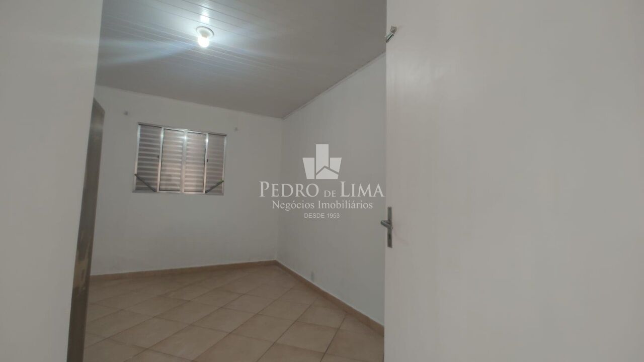 imagem do imovel Duas casas no mesmo terreno, com 2 quartos, suíte, no Jardim de Lorenzo, Cangaíba. ref: PE44719