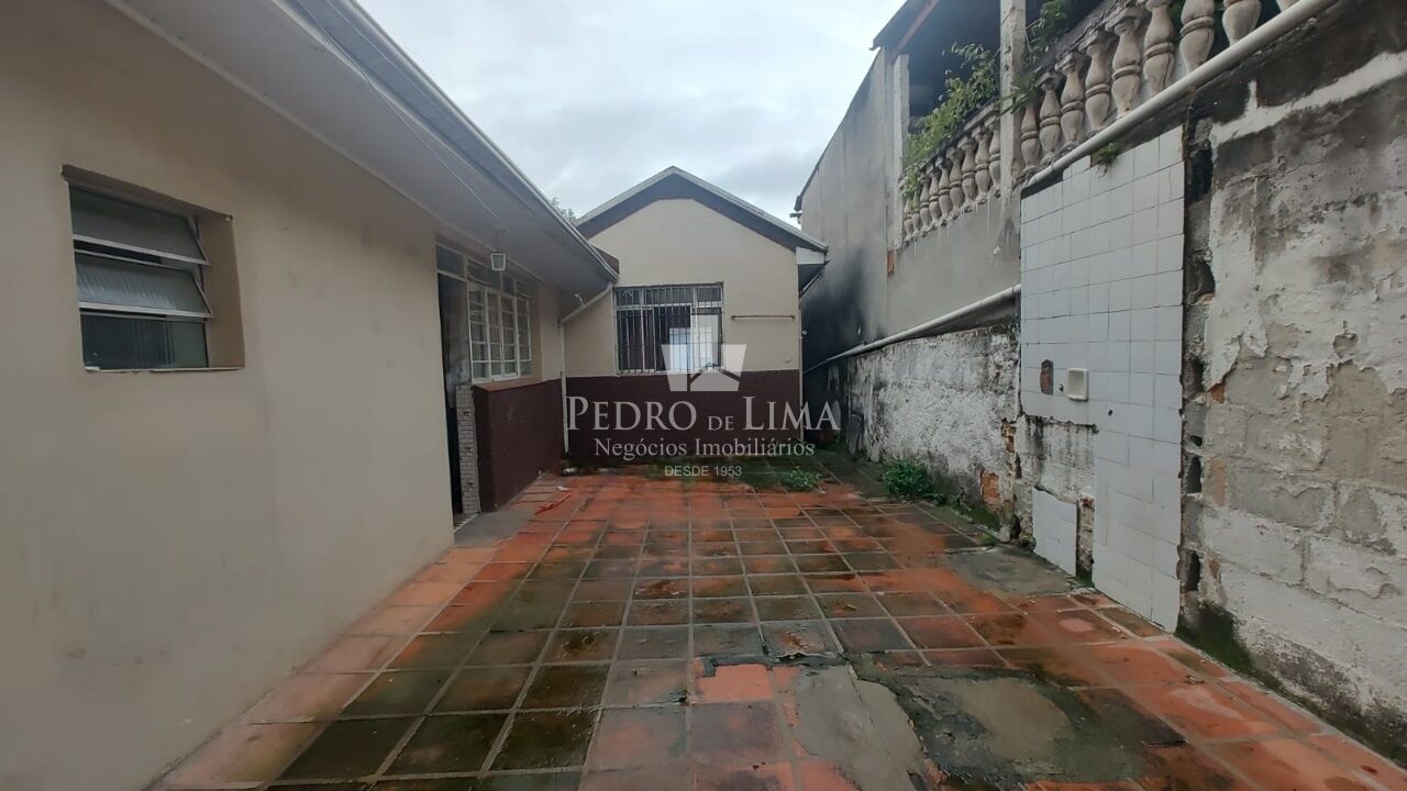 Duas casas no mesmo terreno, com 2 quartos, suíte, no Jardim de Lorenzo, Cangaíba.