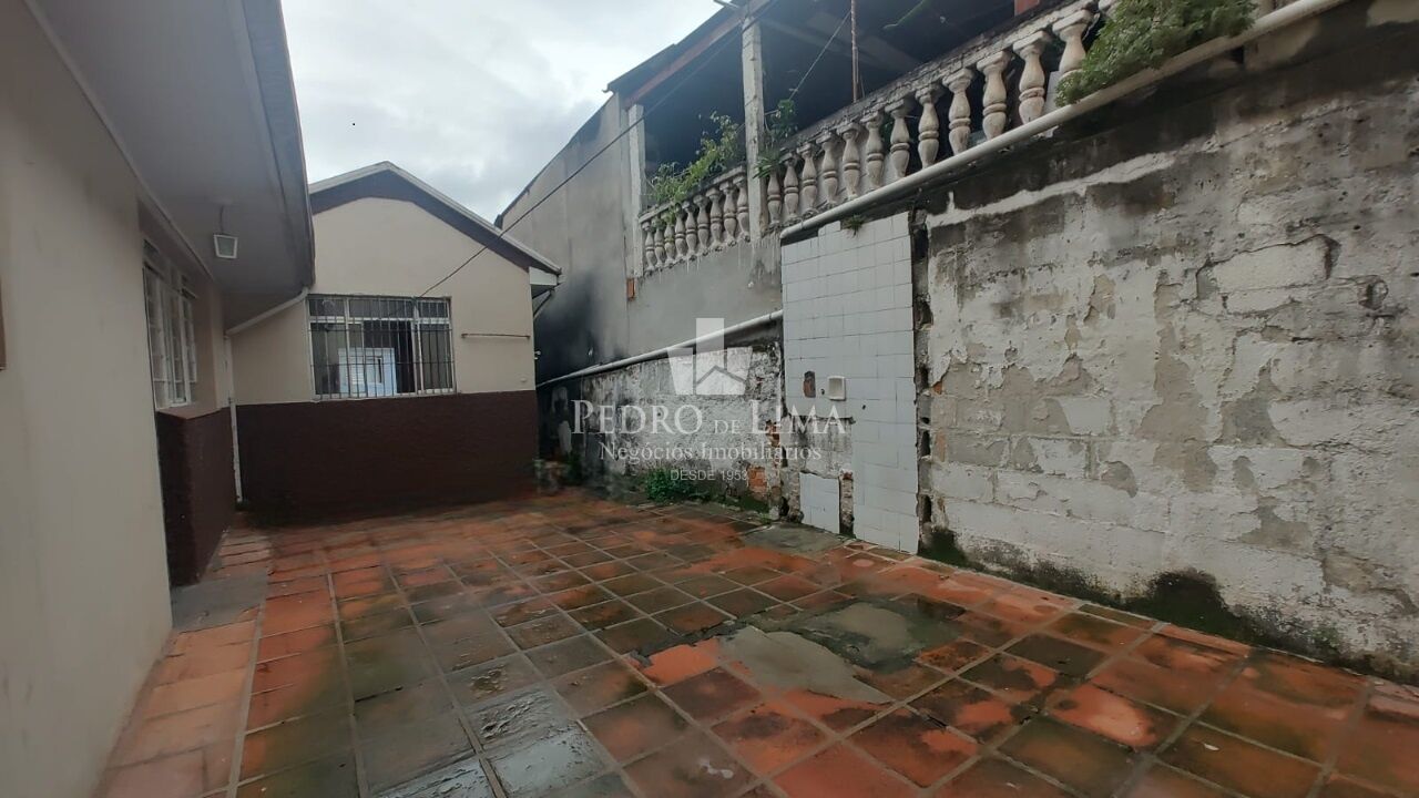 Duas casas no mesmo terreno, com 2 quartos, suíte, no Jardim de Lorenzo, Cangaíba.