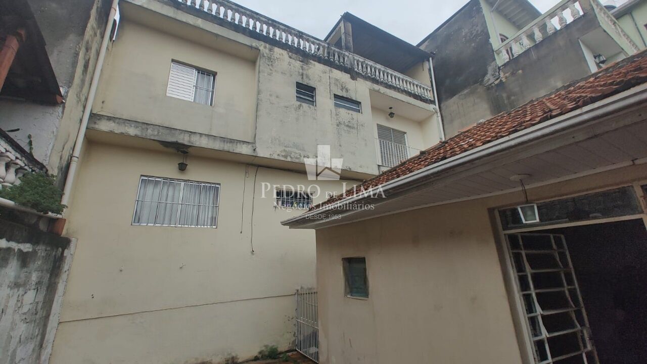 Duas casas no mesmo terreno, com 2 quartos, suíte, no Jardim de Lorenzo, Cangaíba.