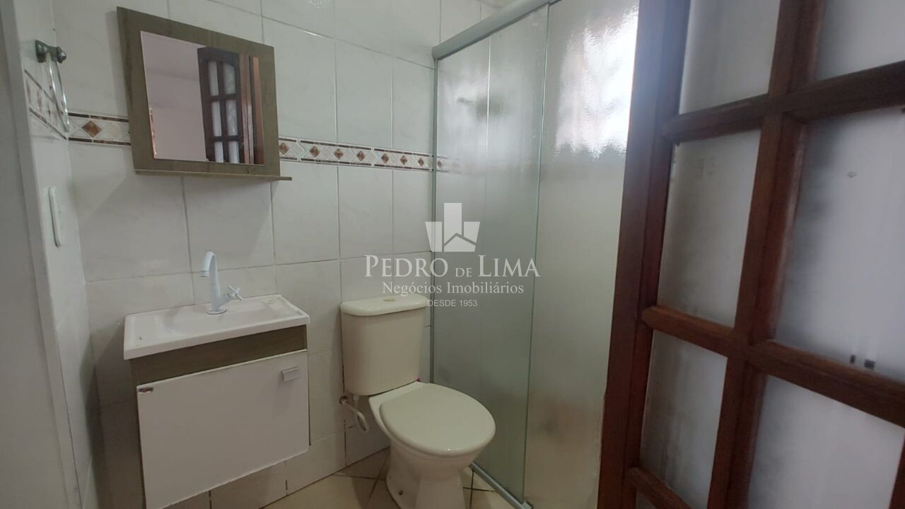 Duas casas no mesmo terreno, com 2 quartos, suíte, no Jardim de Lorenzo, Cangaíba.