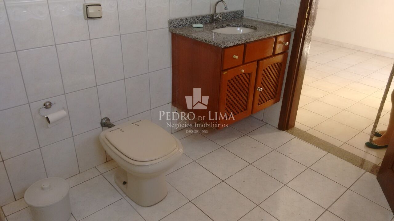 Duas casas no mesmo terreno, com 2 quartos, suíte, no Jardim de Lorenzo, Cangaíba.