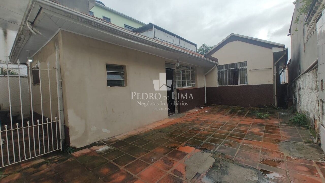 Duas casas no mesmo terreno, com 2 quartos, suíte, no Jardim de Lorenzo, Cangaíba.