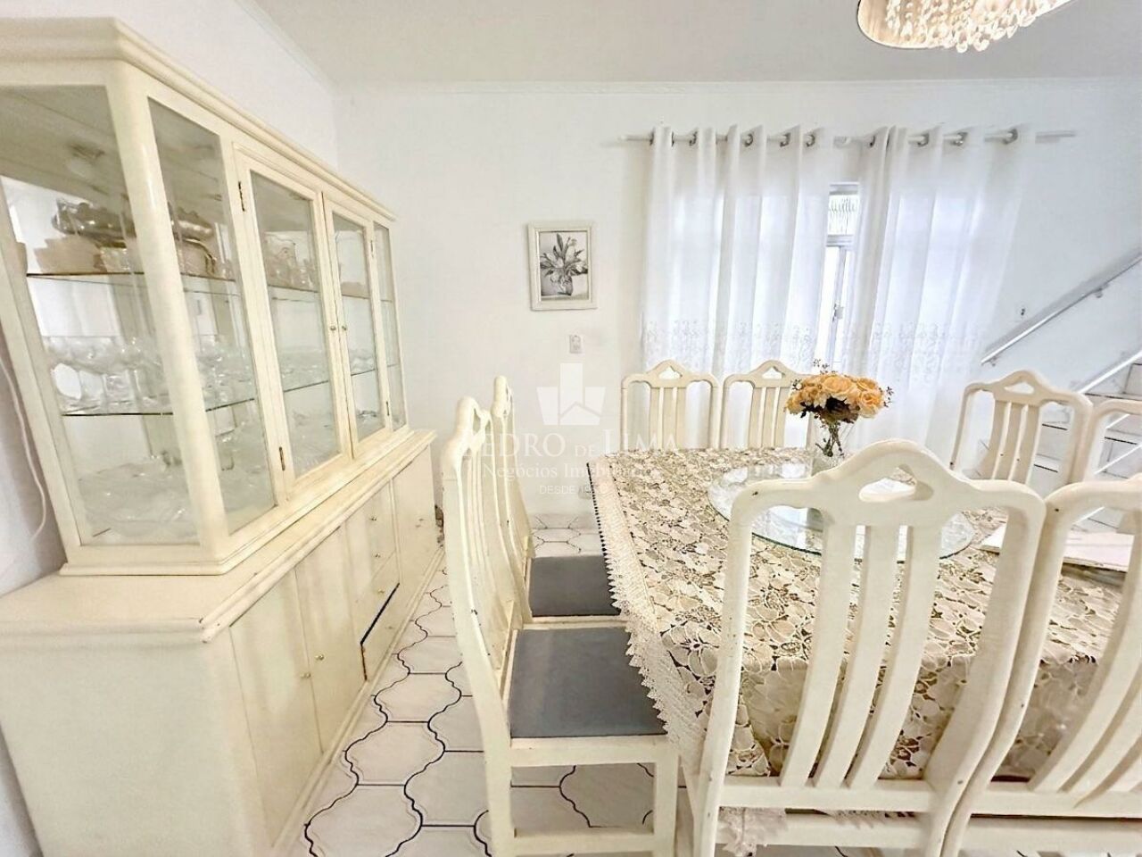 Sobrado frontal 262 m², 4 quartos sendo 1 suíte, 2 vagas e edícula no  Ermelino Matarazzo