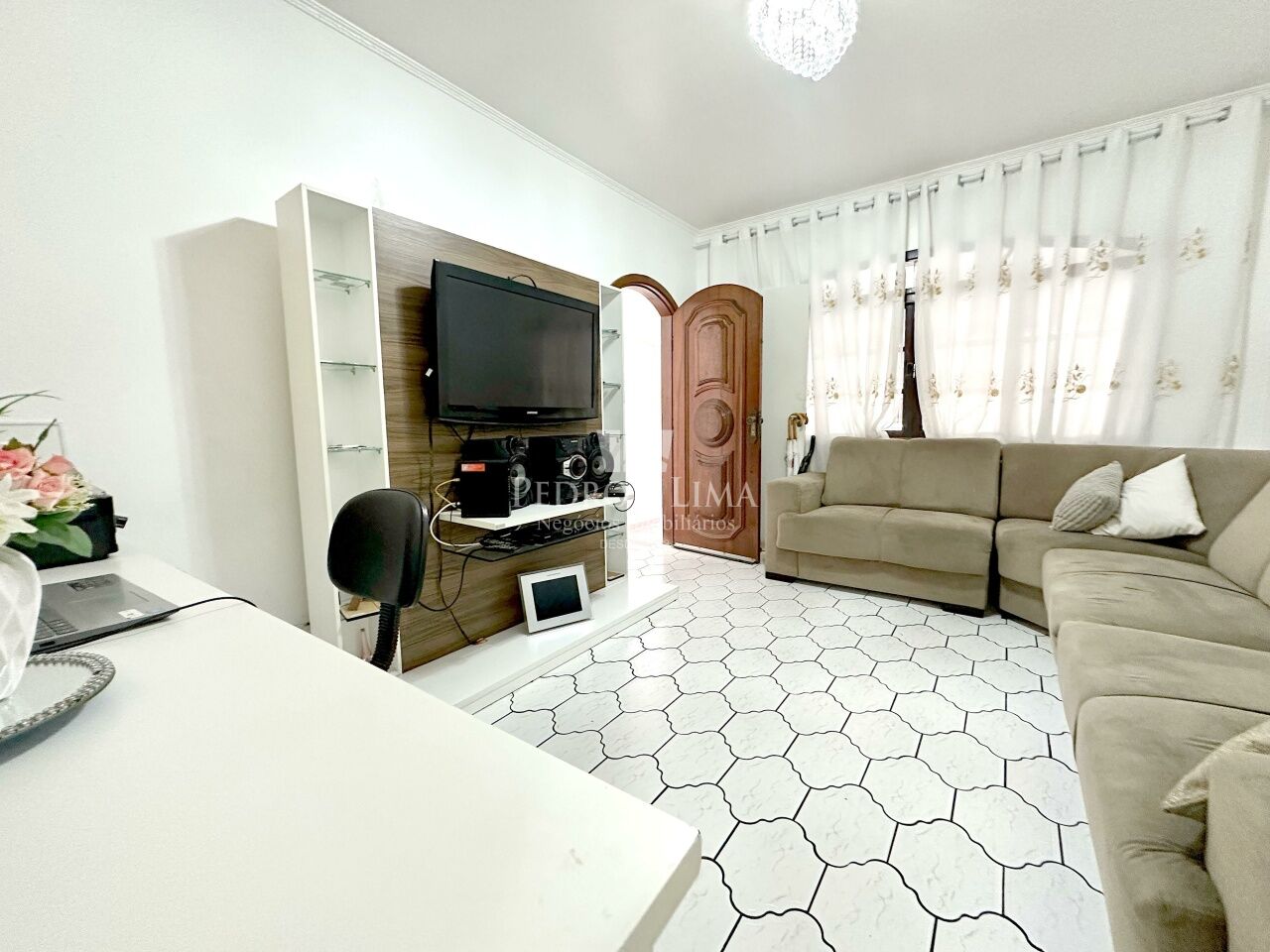 imagem do imovel Sobrado frontal 262 m², 4 quartos sendo 1 suíte, 2 vagas e edícula no  Ermelino Matarazzo ref: PE44746