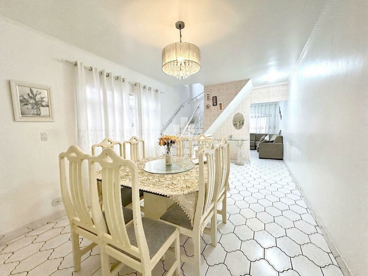 Sobrado frontal 262 m², 4 quartos sendo 1 suíte, 2 vagas e edícula no  Ermelino Matarazzo