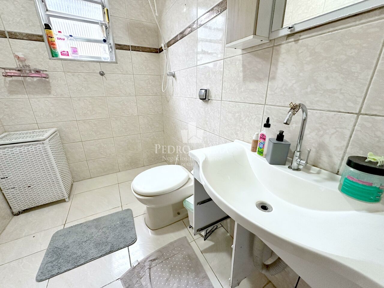 Sobrado frontal 262 m², 4 quartos sendo 1 suíte, 2 vagas e edícula no  Ermelino Matarazzo