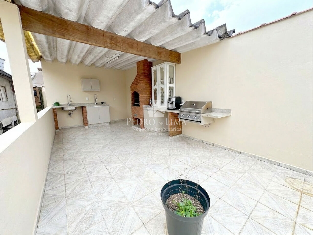 Sobrado frontal 262 m², 4 quartos sendo 1 suíte, 2 vagas e edícula no  Ermelino Matarazzo