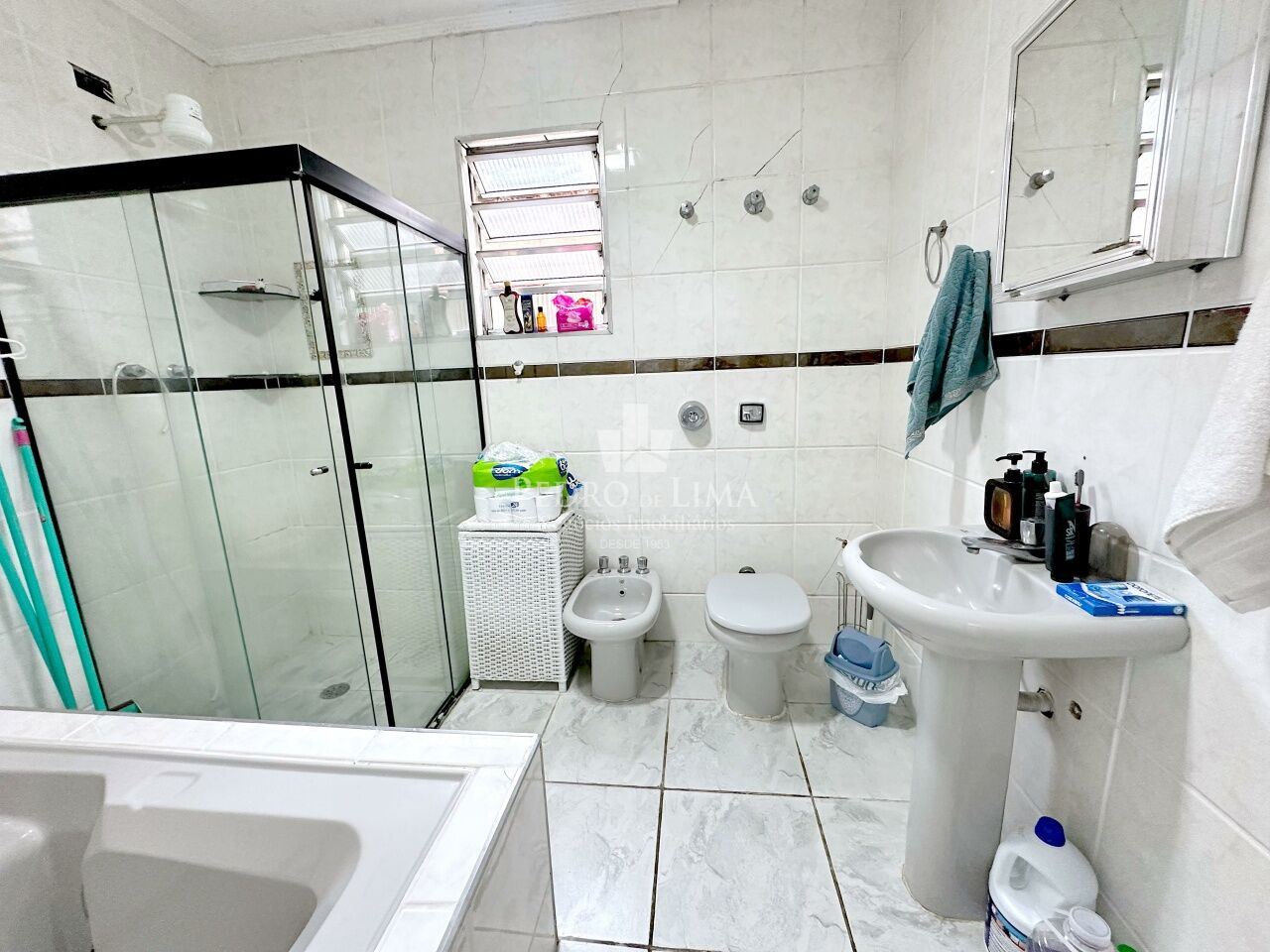 Sobrado frontal 262 m², 4 quartos sendo 1 suíte, 2 vagas e edícula no  Ermelino Matarazzo