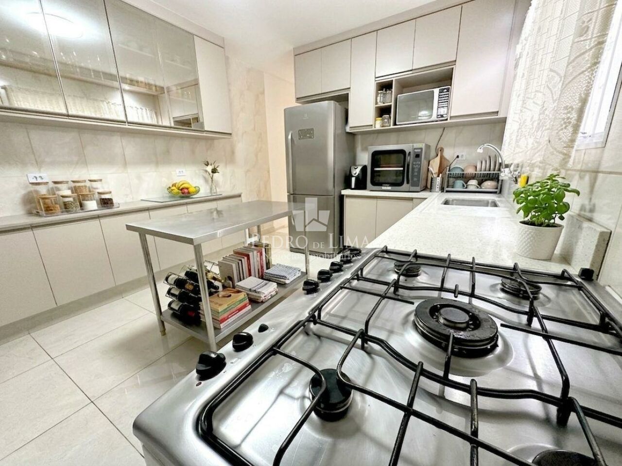 Sobrado frontal 262 m², 4 quartos sendo 1 suíte, 2 vagas e edícula no  Ermelino Matarazzo
