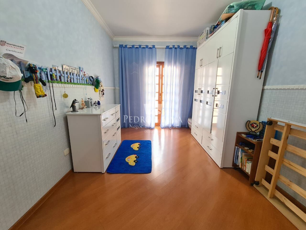Sobrado Frontal com 3 dormitórios sendo 1 suíte e 8 vagas no Arthur Alvim