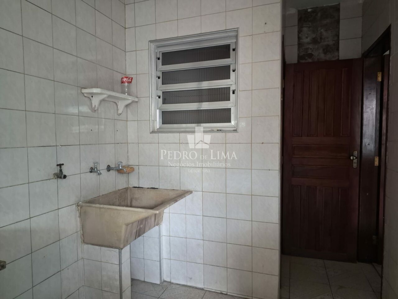 Sobrado frontal, com 3 dormitórios sendo 1 suíte e 2 vagas de garagem na Vila Matilde 