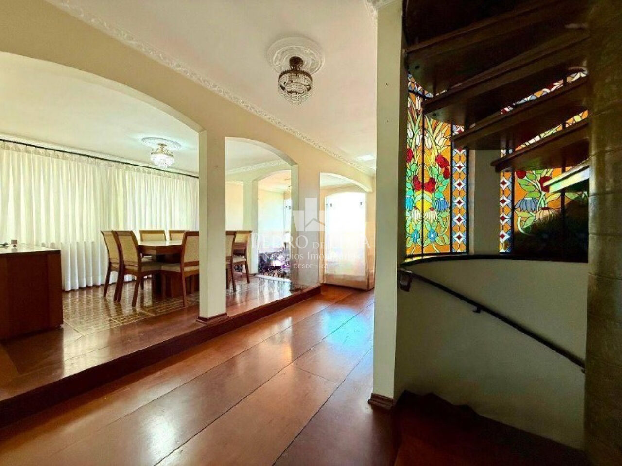 imagem do imovel Sobrado com Piscina na Penha 223m²,  sendo 3 suites e 4 vagas de excelente localização ref: PE44771