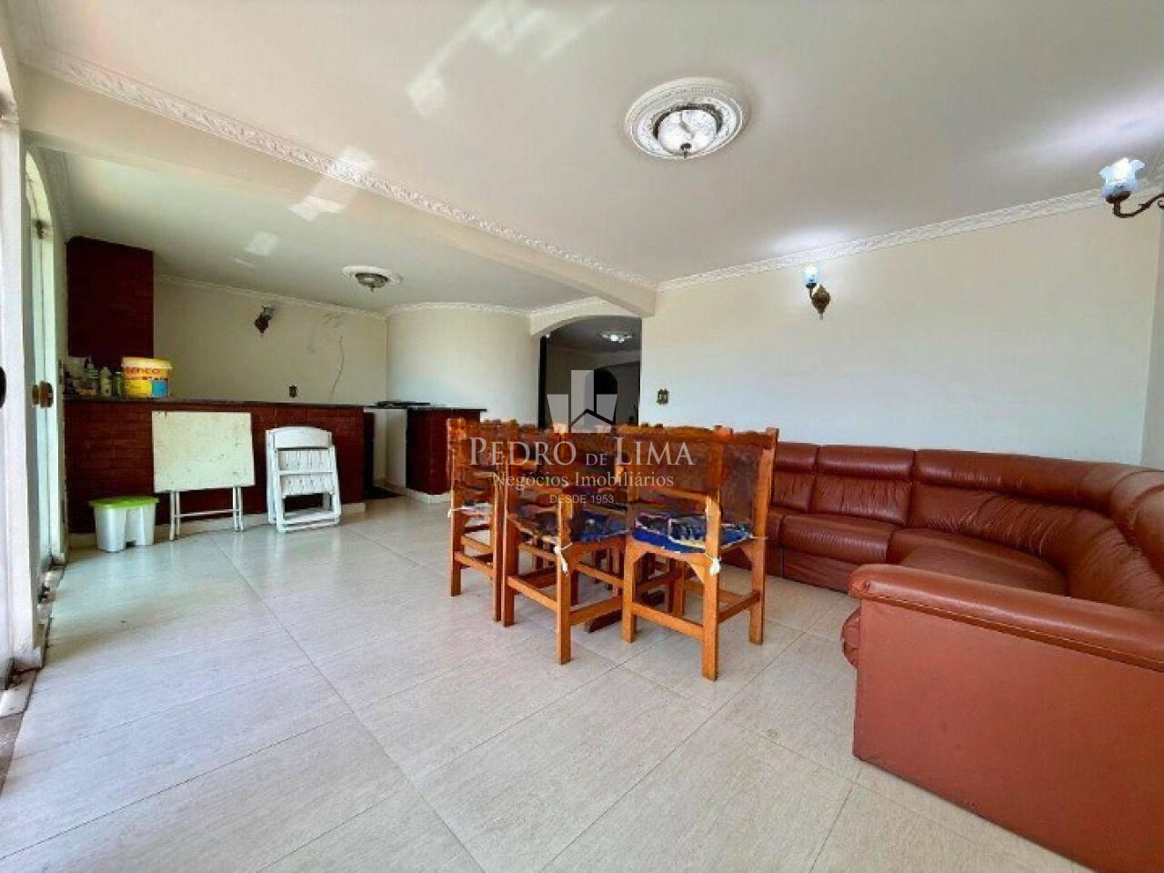 Sobrado com Piscina na Penha 223m²,  sendo 3 suites e 4 vagas de excelente localização