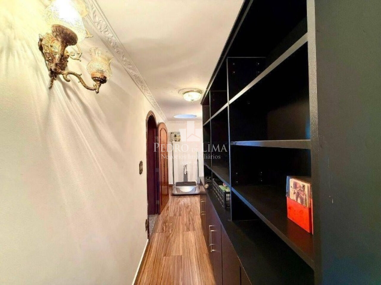 Sobrado com Piscina na Penha 223m²,  sendo 3 suites e 4 vagas de excelente localização