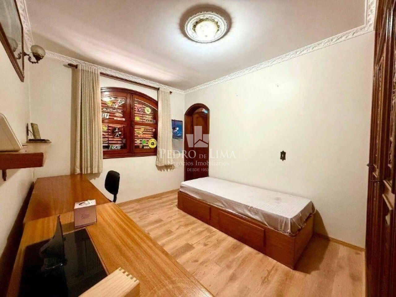 Sobrado com Piscina na Penha 223m²,  sendo 3 suites e 4 vagas de excelente localização