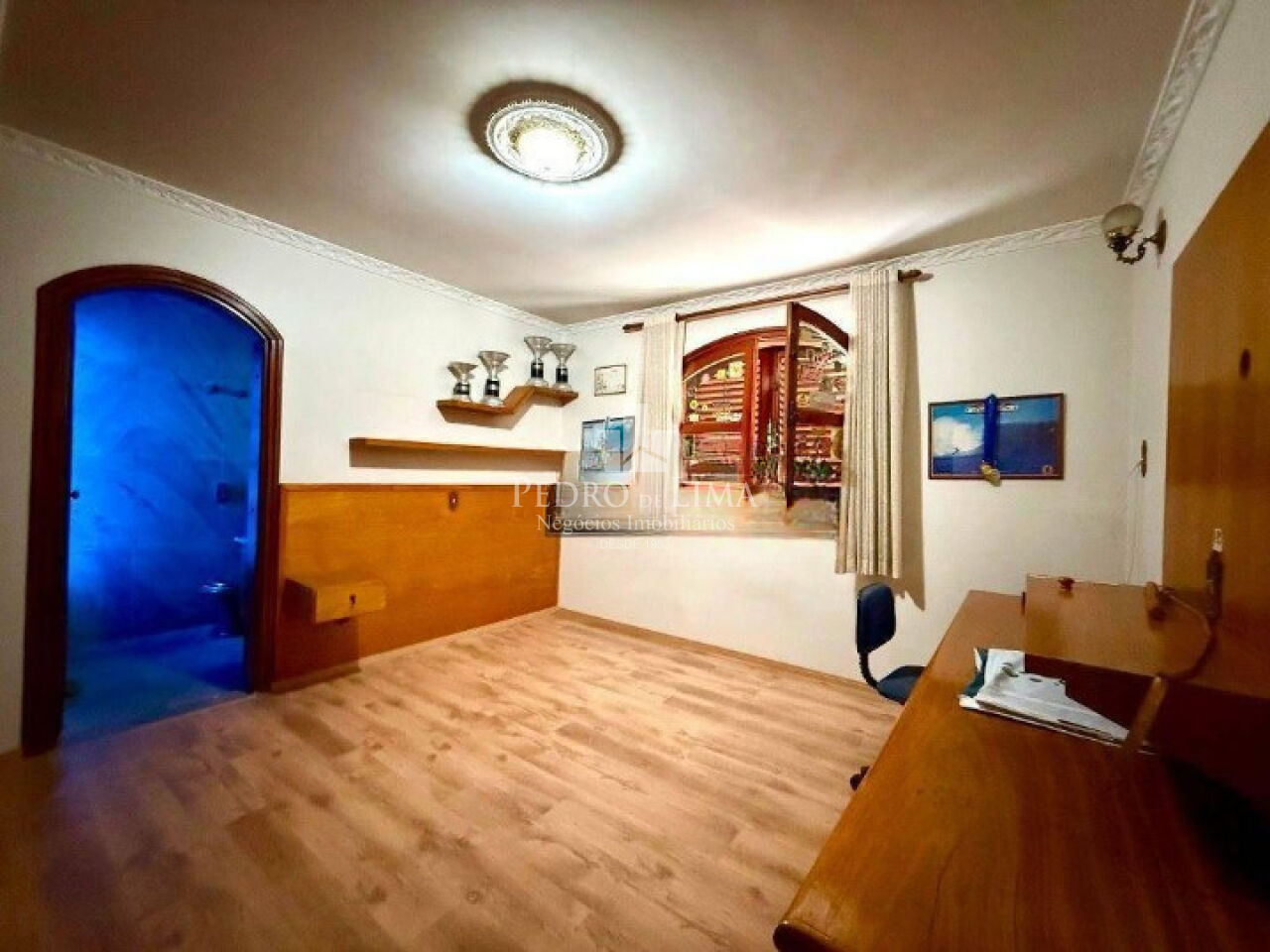 Sobrado com Piscina na Penha 223m²,  sendo 3 suites e 4 vagas de excelente localização