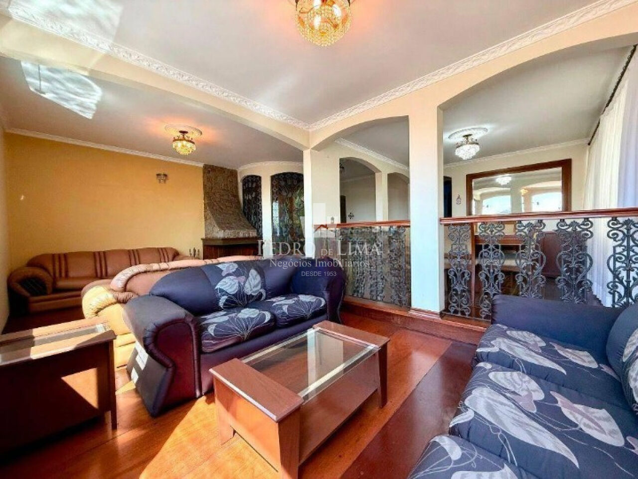 imagem do imovel Sobrado com Piscina na Penha 223m²,  sendo 3 suites e 4 vagas de excelente localização ref: PE44771