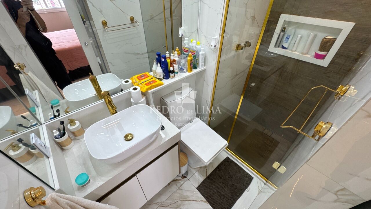 Apartamento no Condomínio Evolute Penha com 2 dormitórios sendo 1 suíte, andar alto.